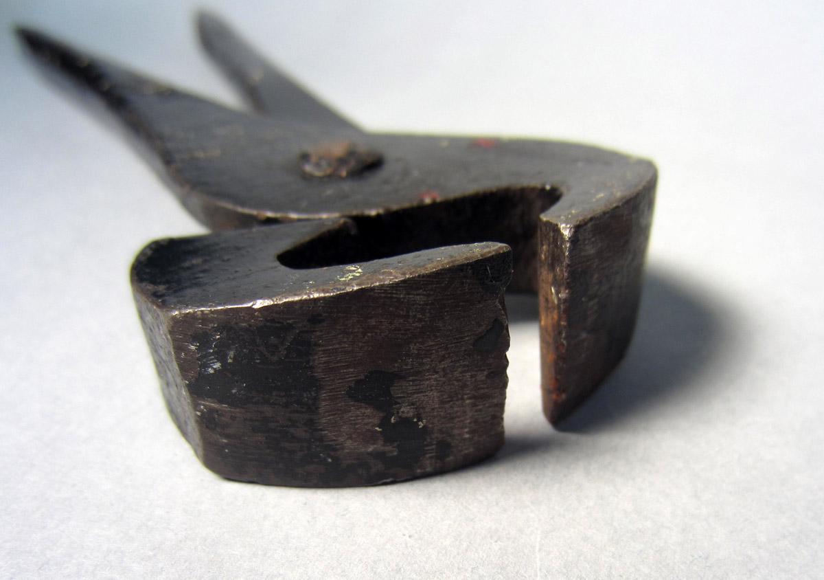 1986.0050.352 Cutter, Detail 3