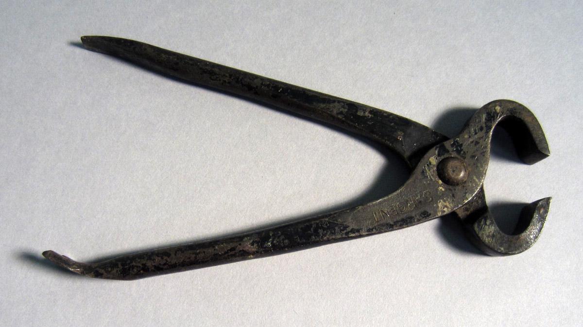 1986.0050.353 Pliers, View 2