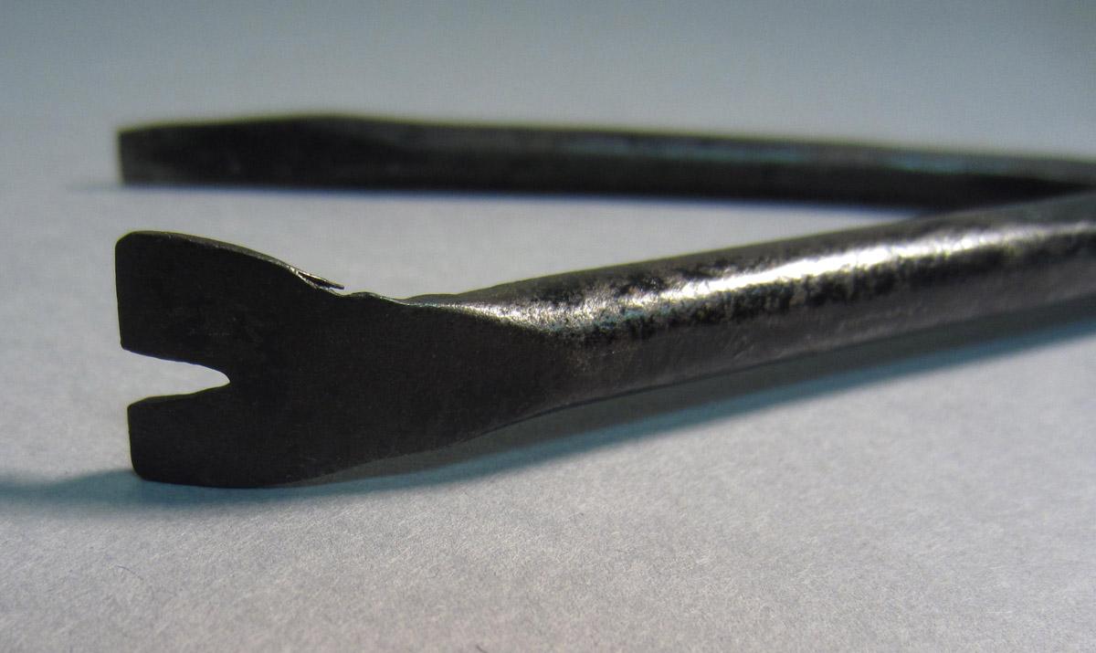 1986.0050.353 Pliers, End