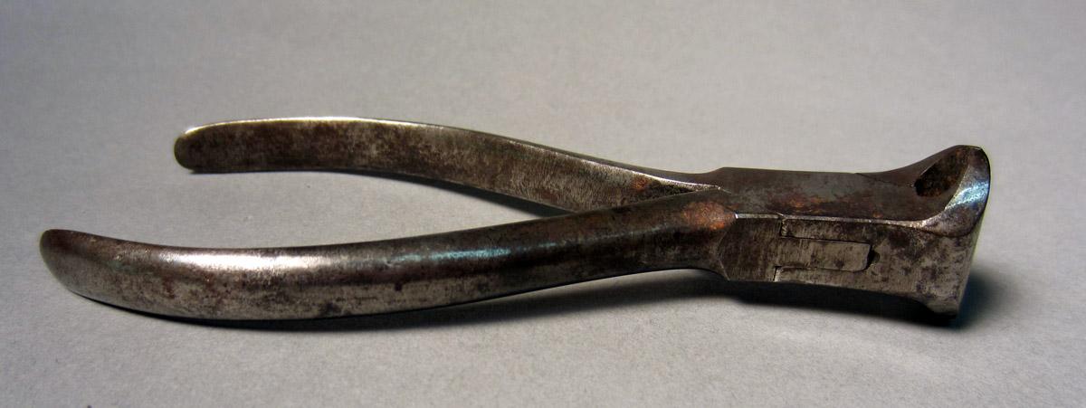 1986.0050.357 Cutter, Side