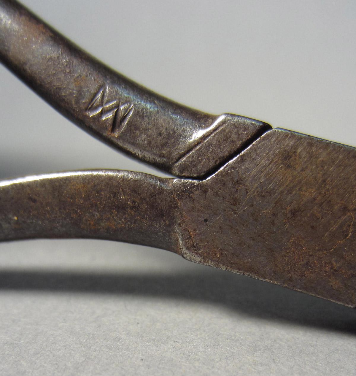 1986.0050.361 Pliers, Mark 1