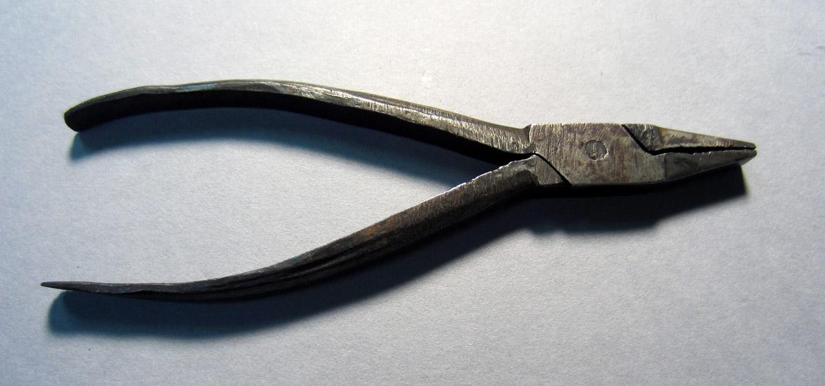1986.0050.244 Pliers, View 3