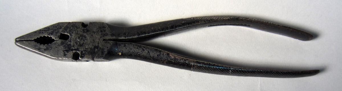 1986.0050.368 Pliers, View 1