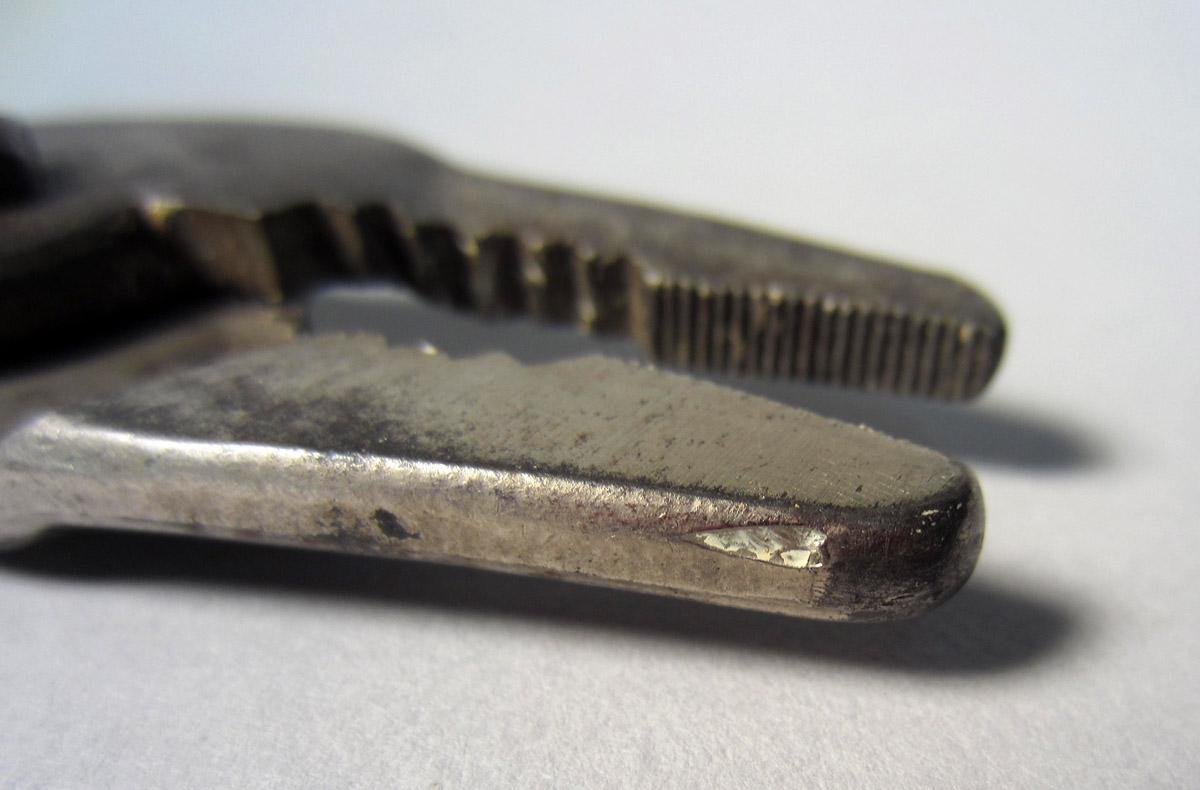 1986.0050.370 Pliers, Detail
