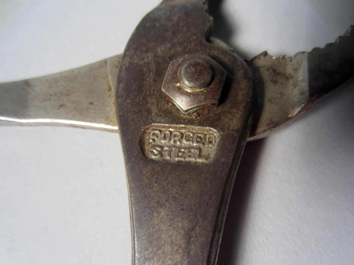 1986.0050.370 Pliers, Mark