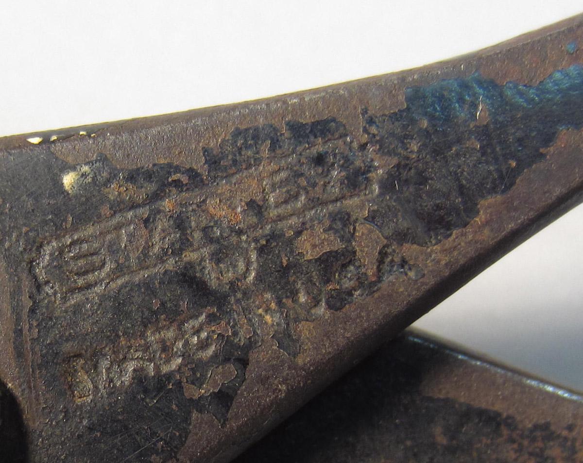 1986.0050.371 Pliers, Mark