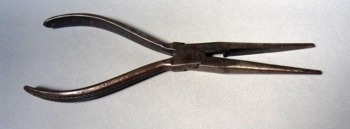 1986.0050.374 Pliers, View 2