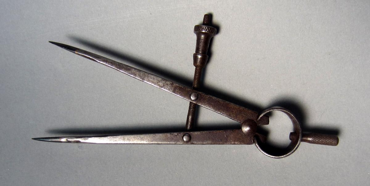 1986.0050.377 Compass, View 1