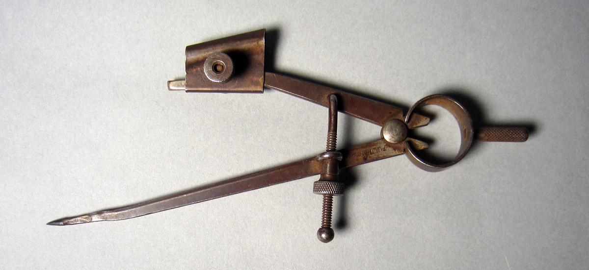 1986.0050.381 Compass, View 1