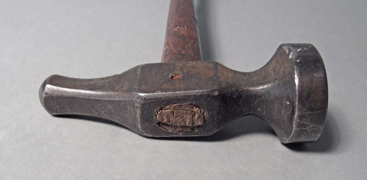 1986.0050.169, Chasing hammer, head top