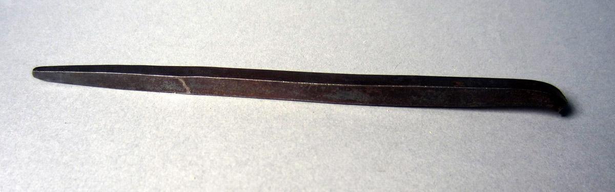 1986.0050.402 Scraper, View 2