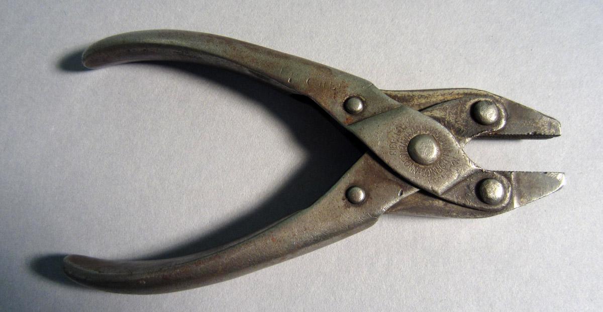 1986.0050.408 Pliers, View 2