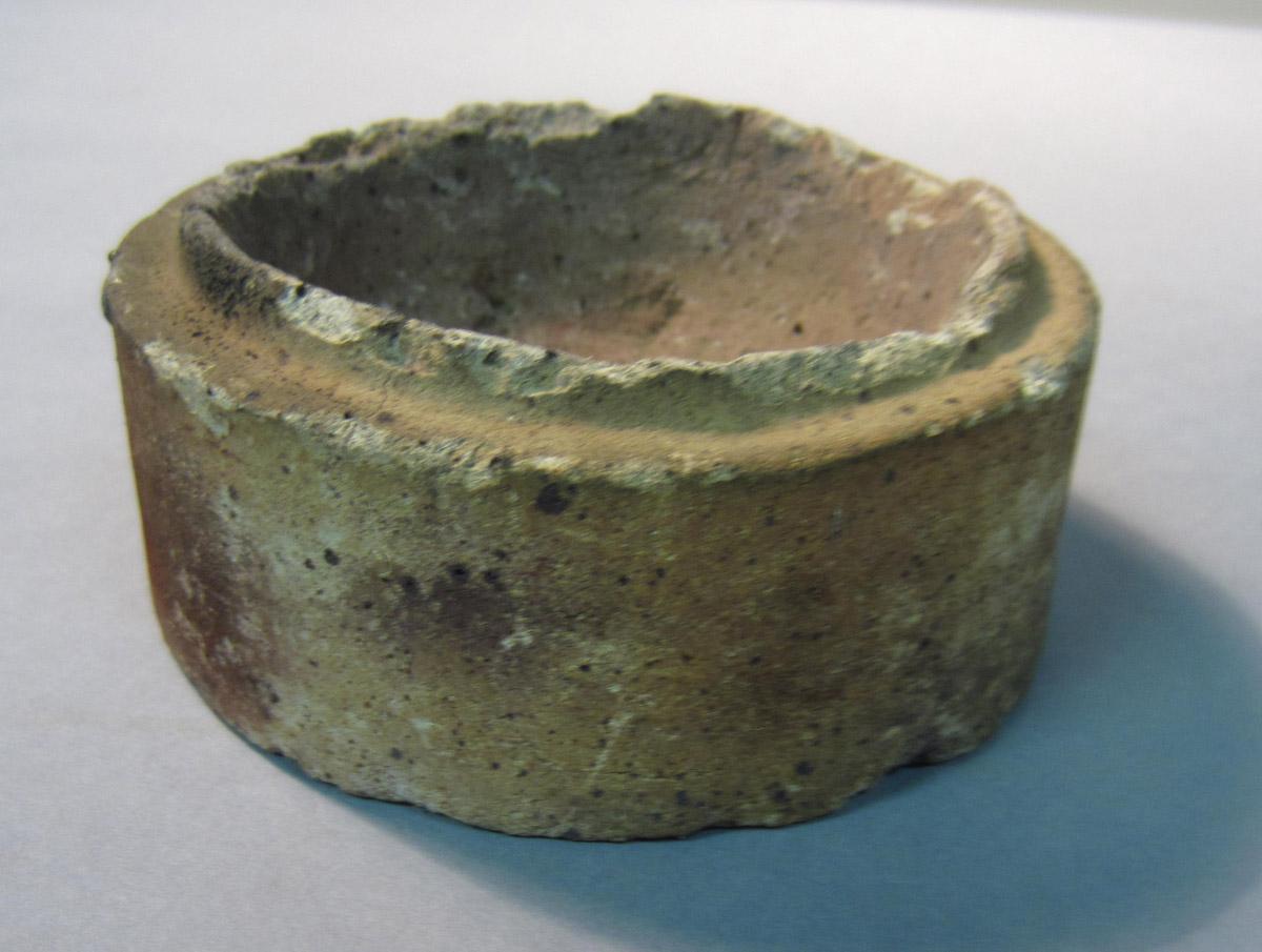 1986.0050.248 Crucible, Side