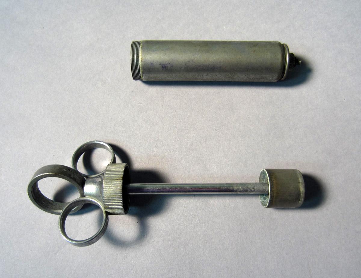 1986.0050.262 Syringe, View 2