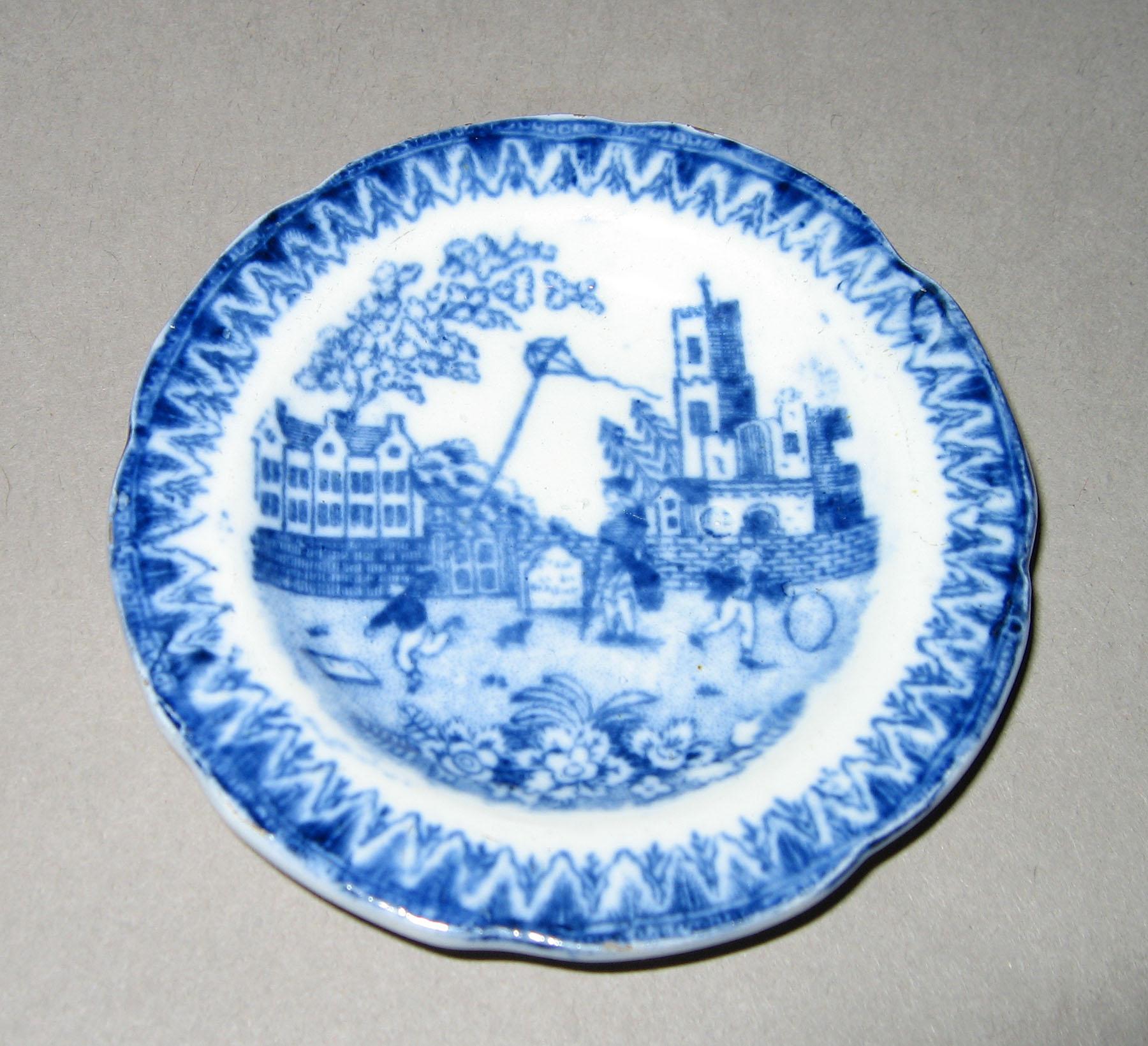1959.1017.029 Kite flying pattern mini plate