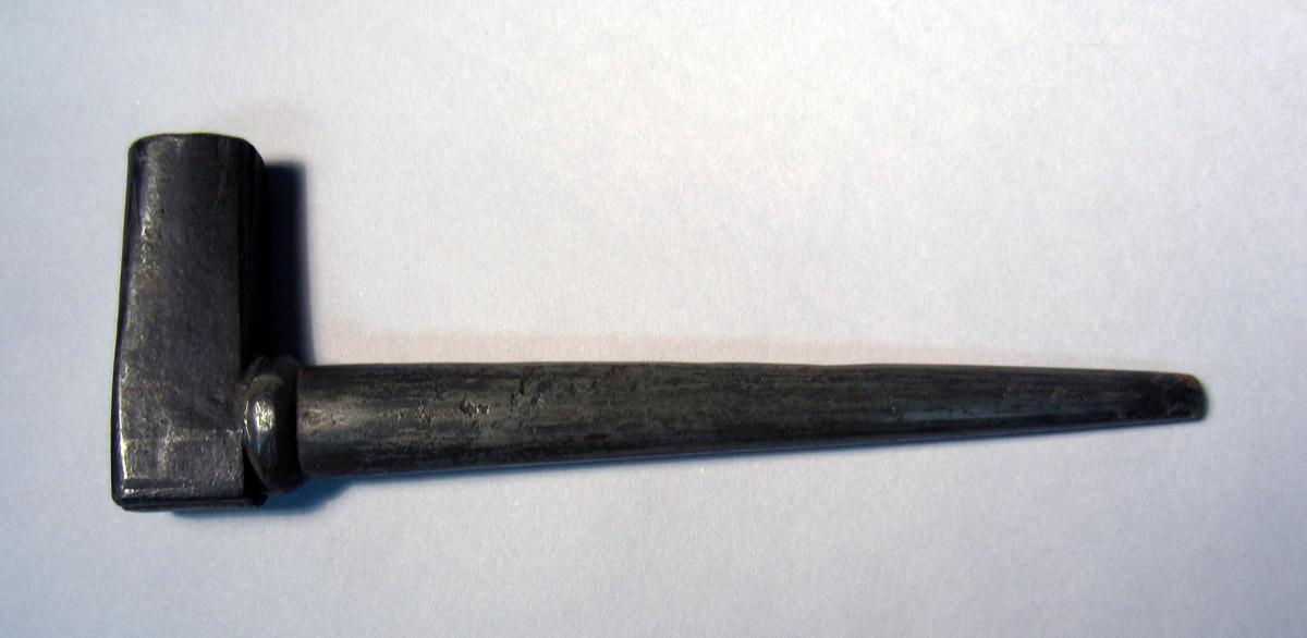 1986.0050.282 Side stake, View 2