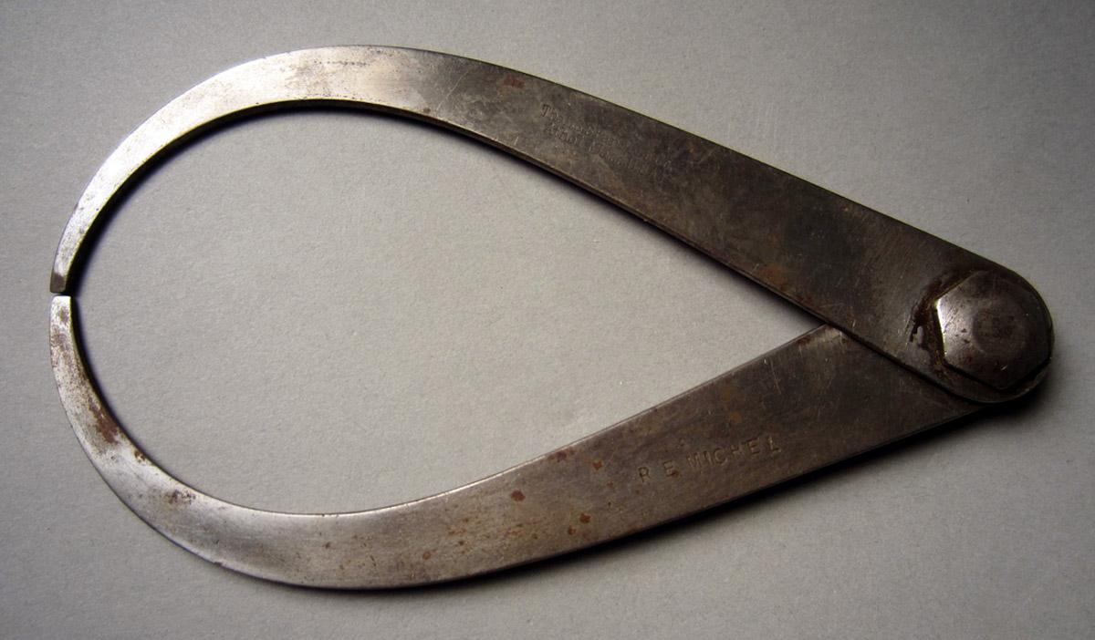 1986.0050.323 Calipers, View 2
