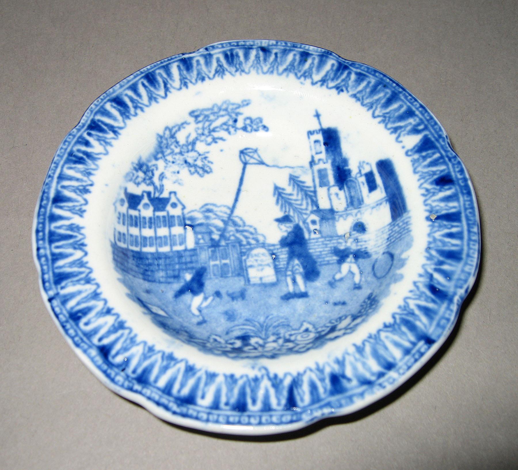 1959.1017.035 Kite flying pattern mini plate