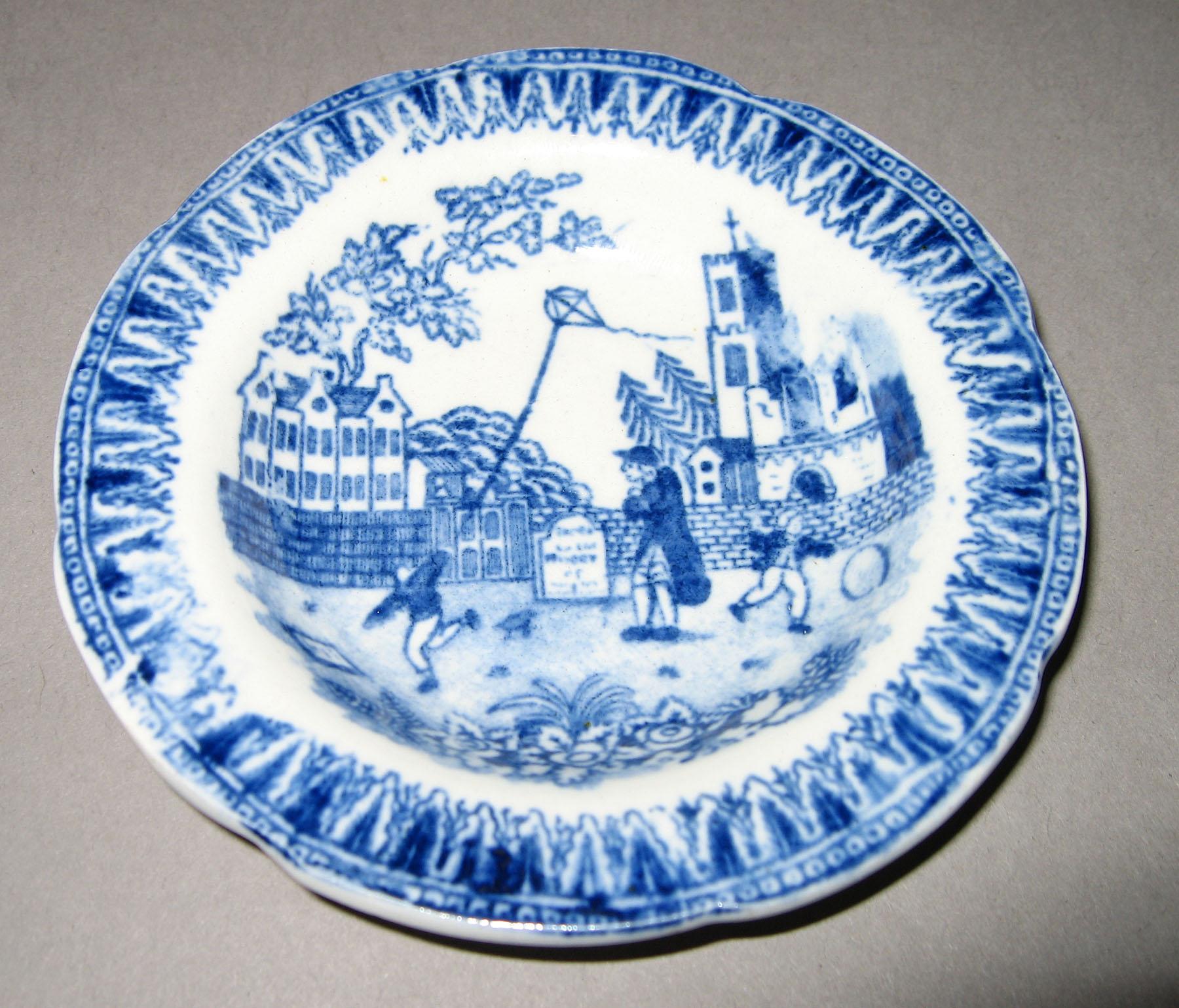 1959.1017.036 Kite flying pattern mini plate