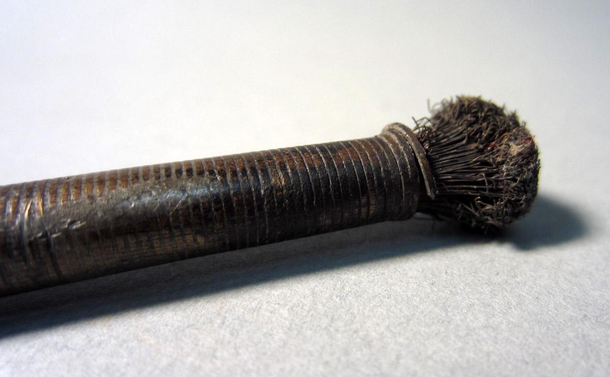 1986.0050.339 Brush, Handle