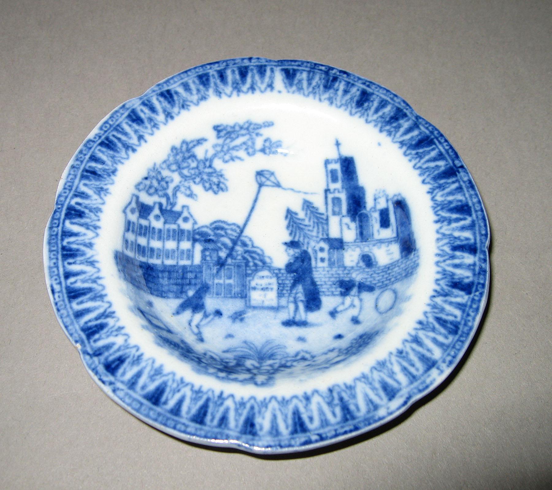 1959.1017.037 Kite flying pattern mini plate