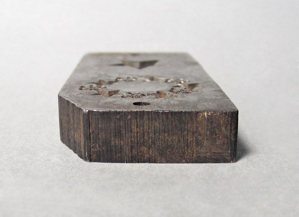 1986.0050.186, Mold, side 4