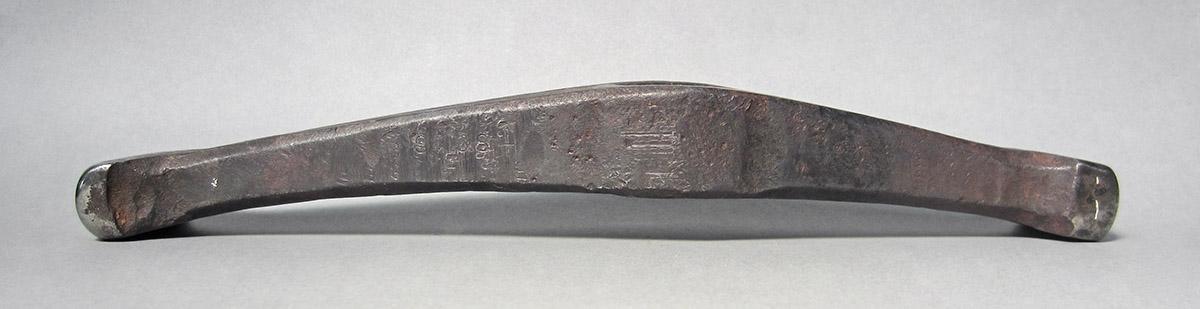1986.0050.198, Forming hammer, side 1