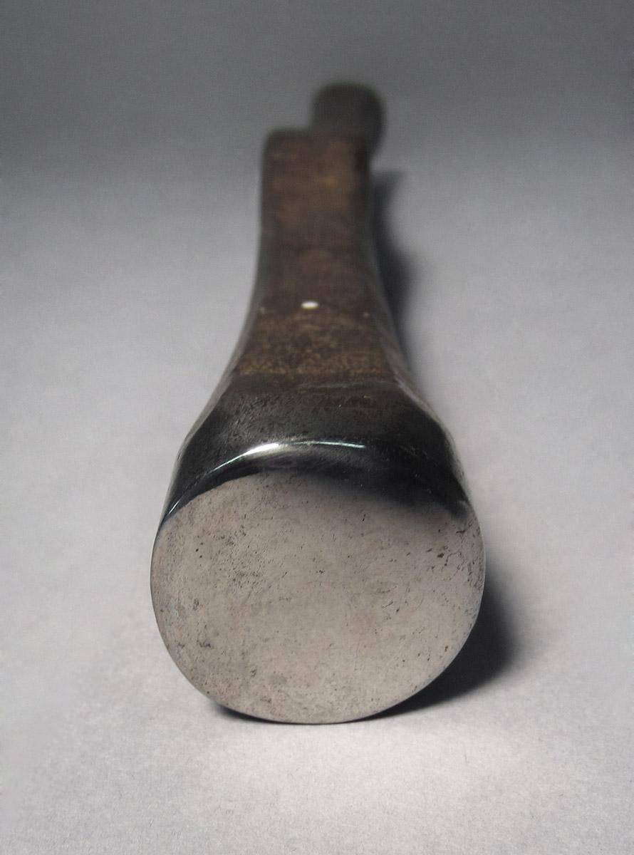 1986.0050.201, Forming hammer, end 1