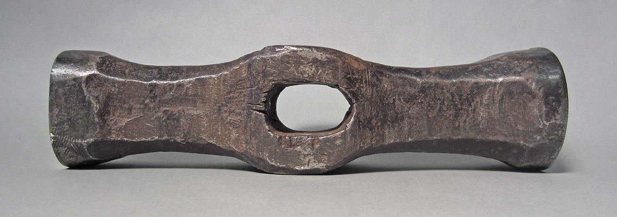 1986.0050.202, Forming hammer, side 2