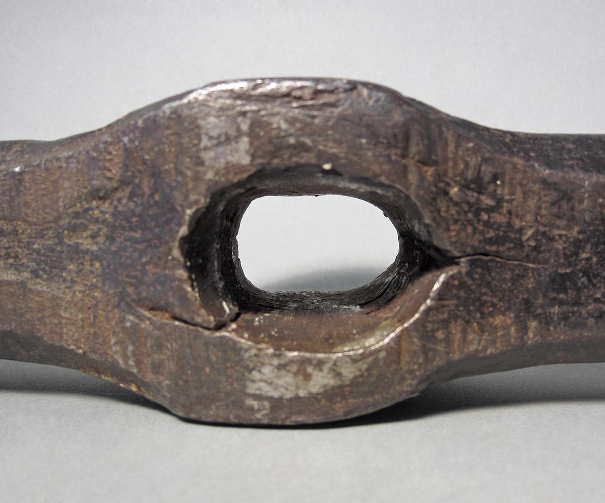 1986.0050.202, Forming hammer, hole