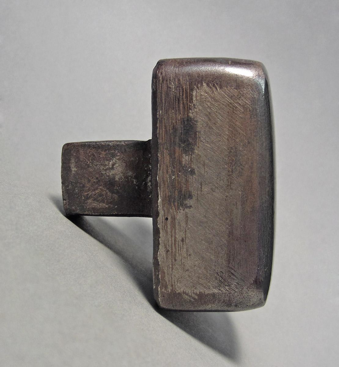 1986.0050.215, Stake, side 3