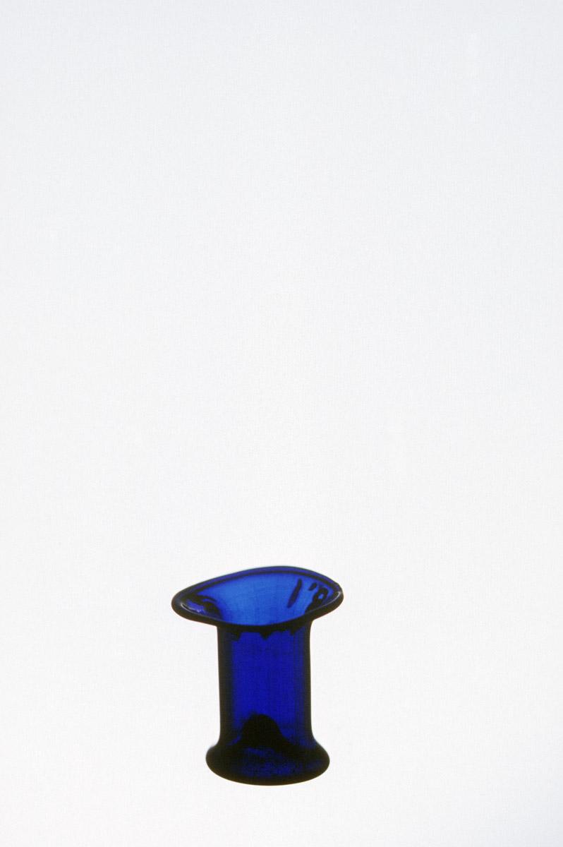 1959.1018.001 Miniature beaker
