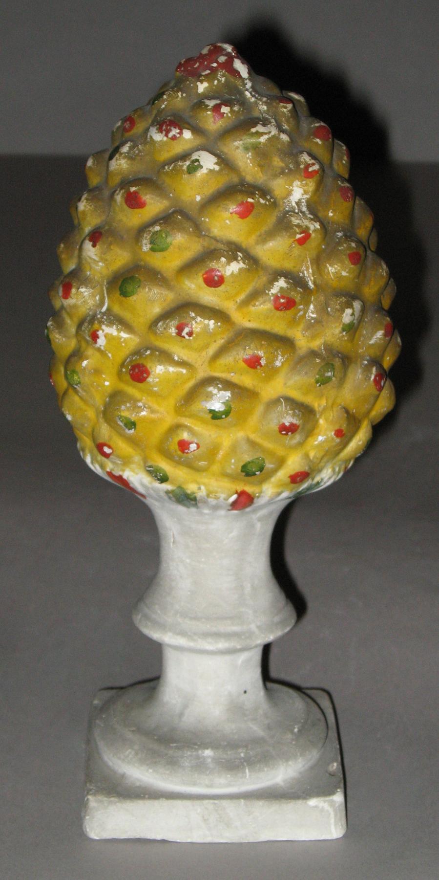1953.0167.002 Chalkware pineapple (garniture)