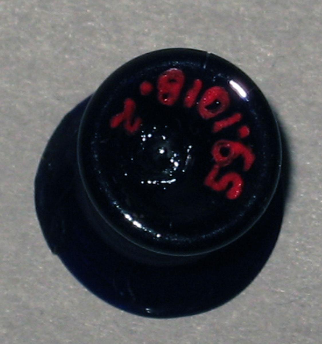 1959.1018.002 Miniature tumbler (underside)