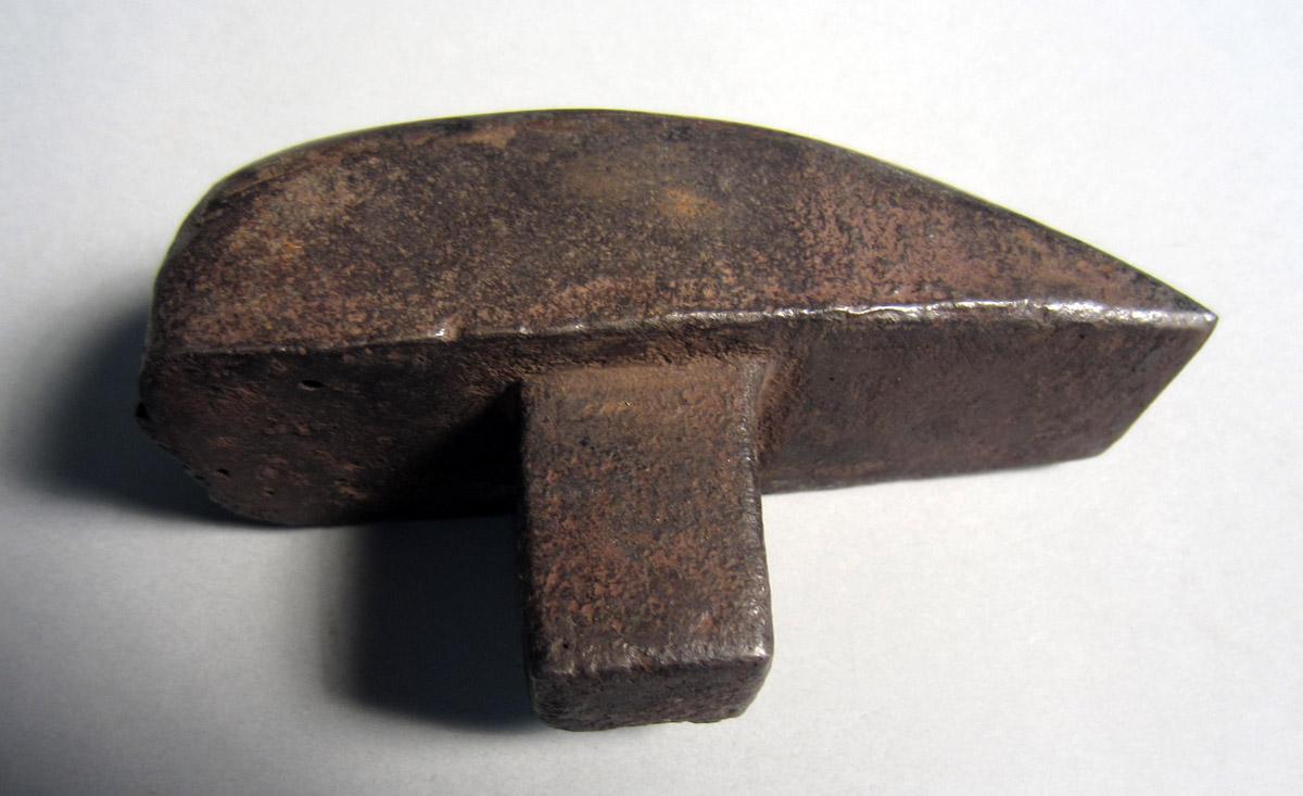1986.0050.085 Planishing head, Shaft