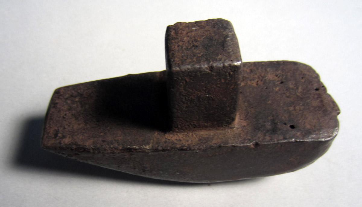 1986.0050.085 Planishing head, Underside