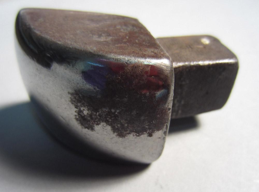 1986.0050.086 Planishing head, Side