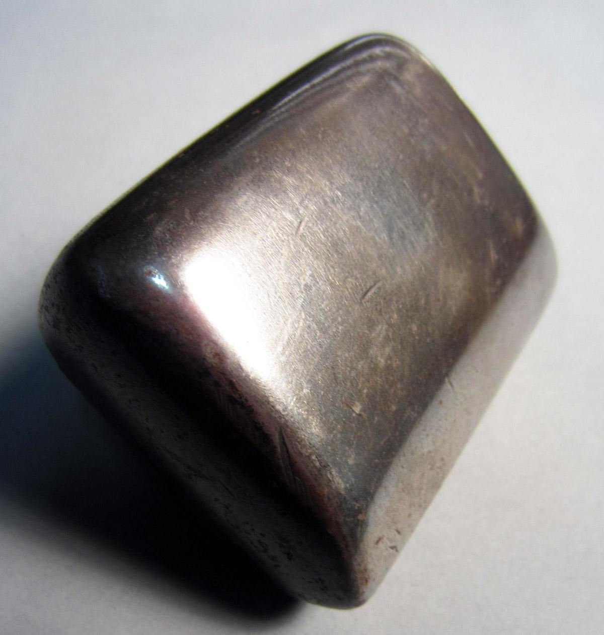 1986.0050.090 Planishing head, Side