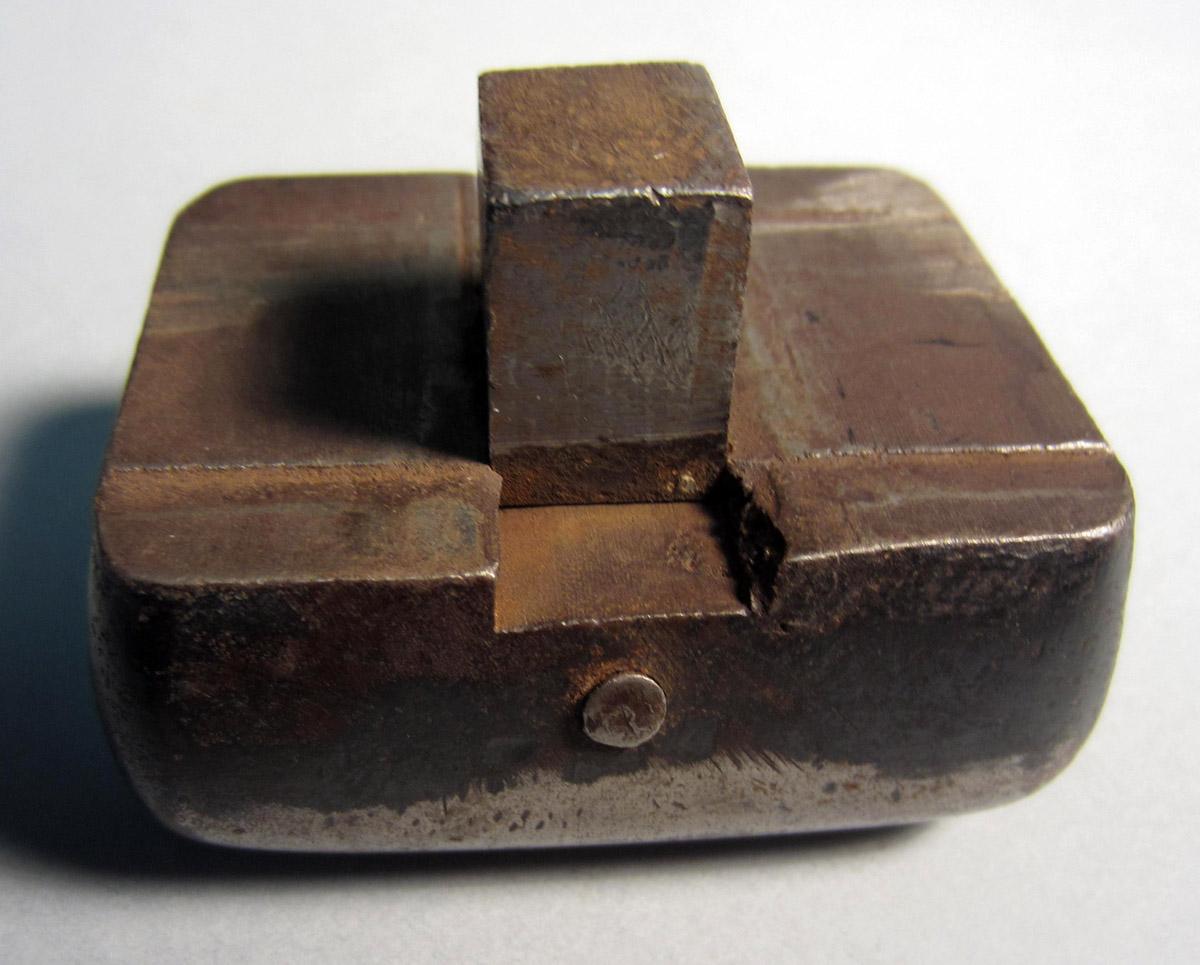 1986.0050.090 Planishing head, Underside view 2