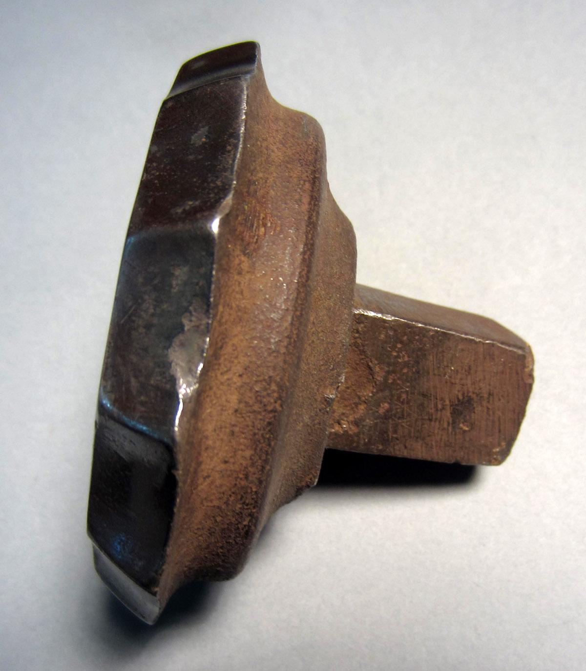 1986.0050.091 Planishing head, Side