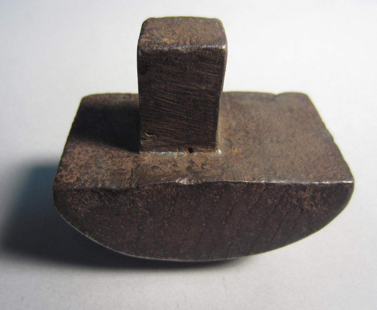 1986.0050.092 Planishing head, Underside 2