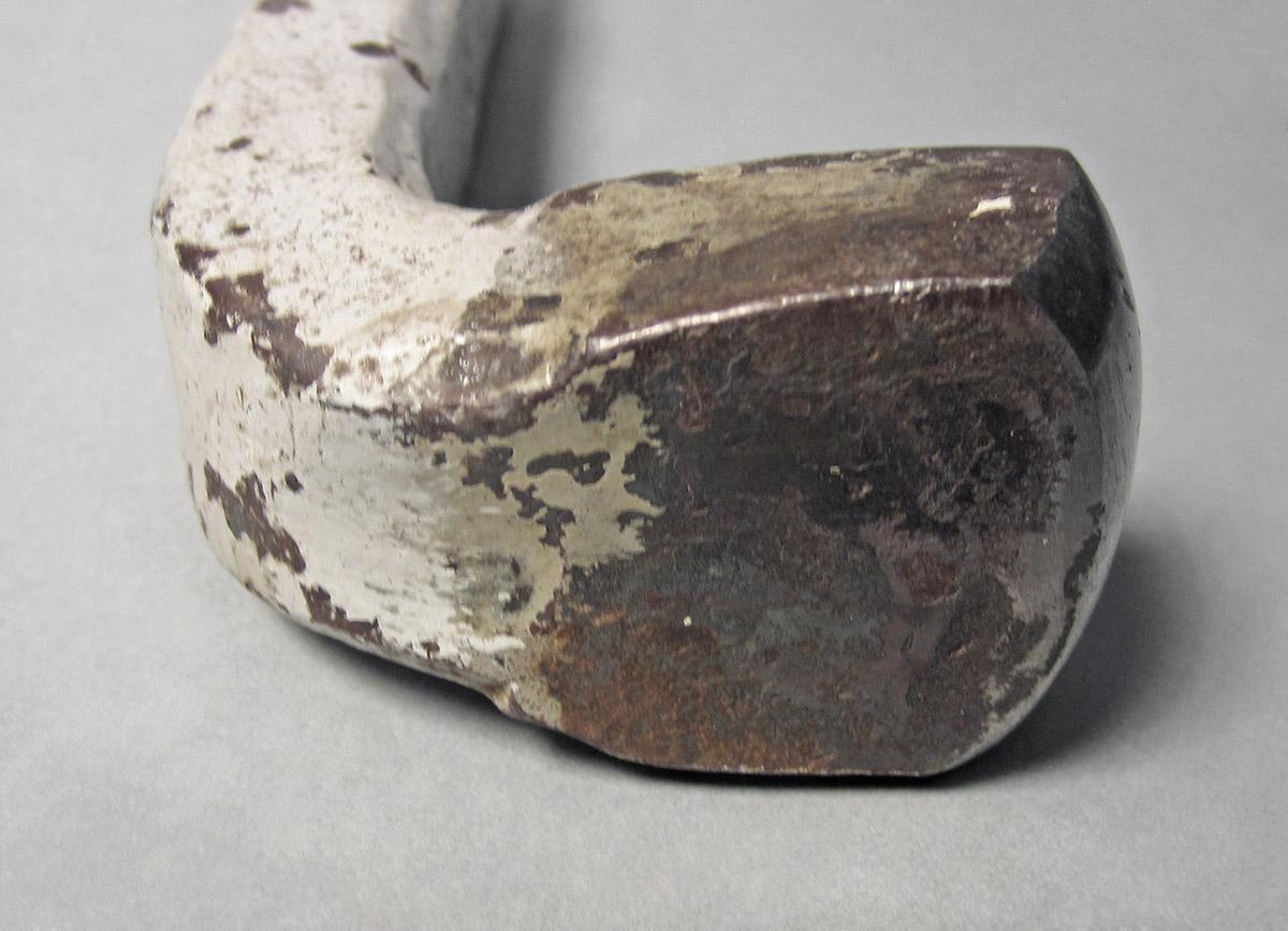 1986.0050.237, Snarling iron, head side 2