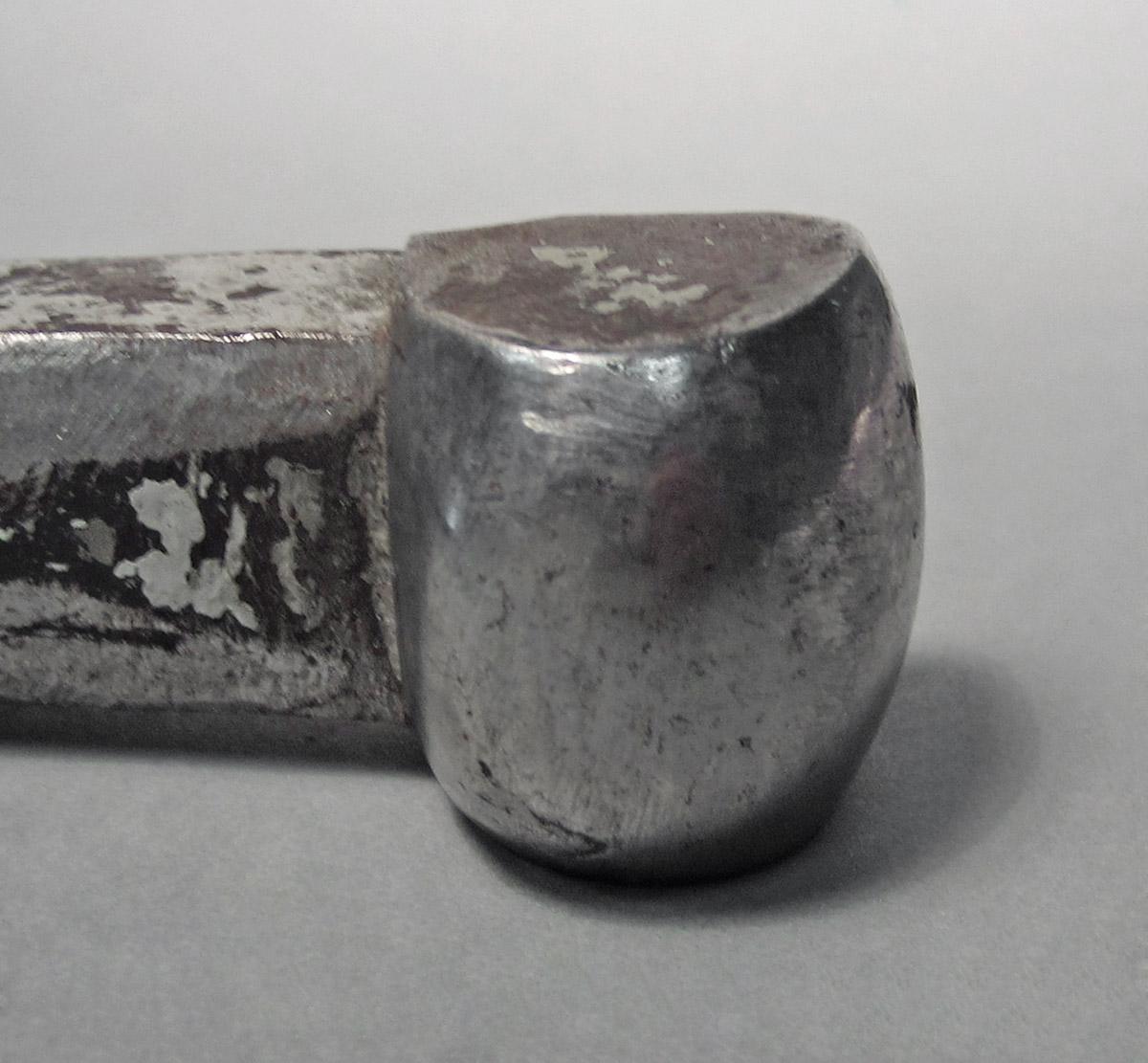 1986.0050.239, Snarling iron, head detail 2