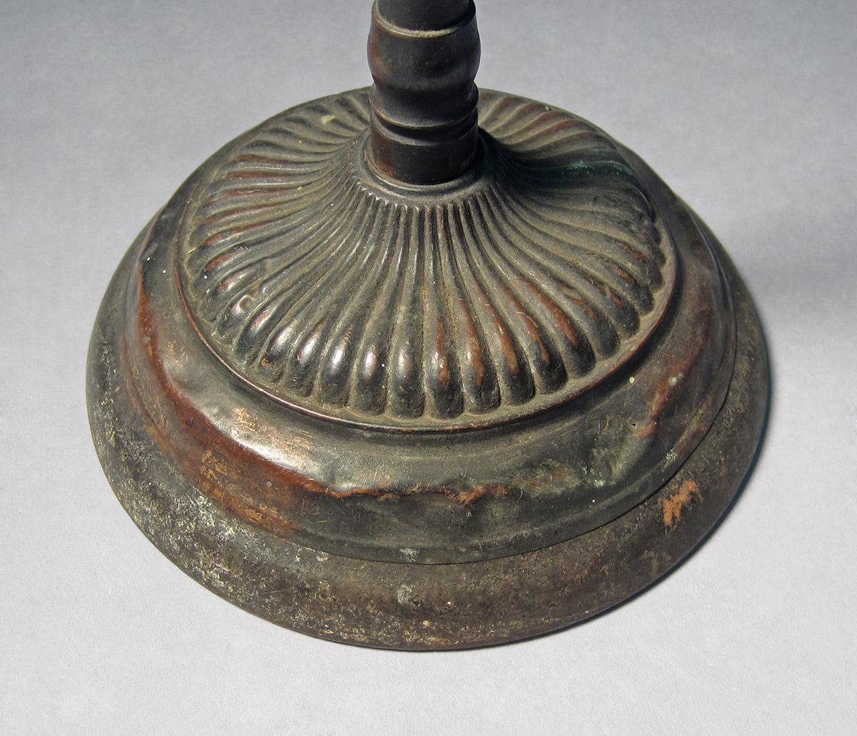 1986.0050.103, Stand, base