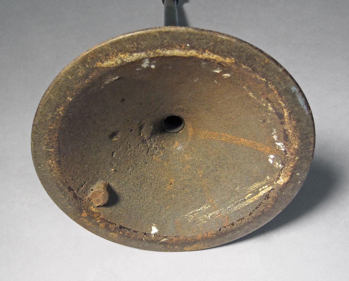 1986.0050.103, Stand, base bottom