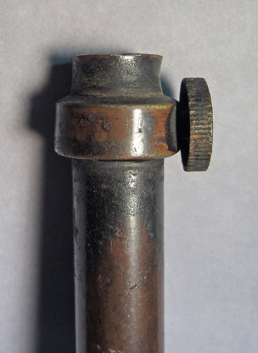 1986.0050.103, Stand, column end