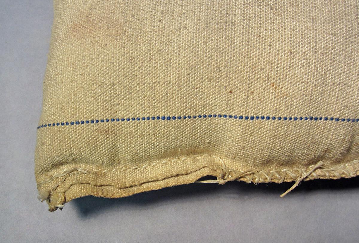 1986.0050.105, Sand bag, fabric detail