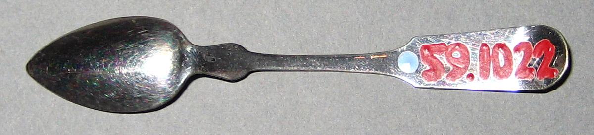 1959.1022 Silver Spoon underside