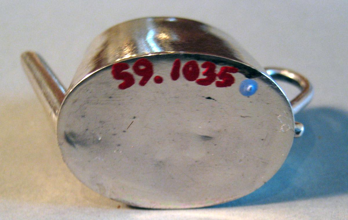 1959.1035 Silver Teapot underside