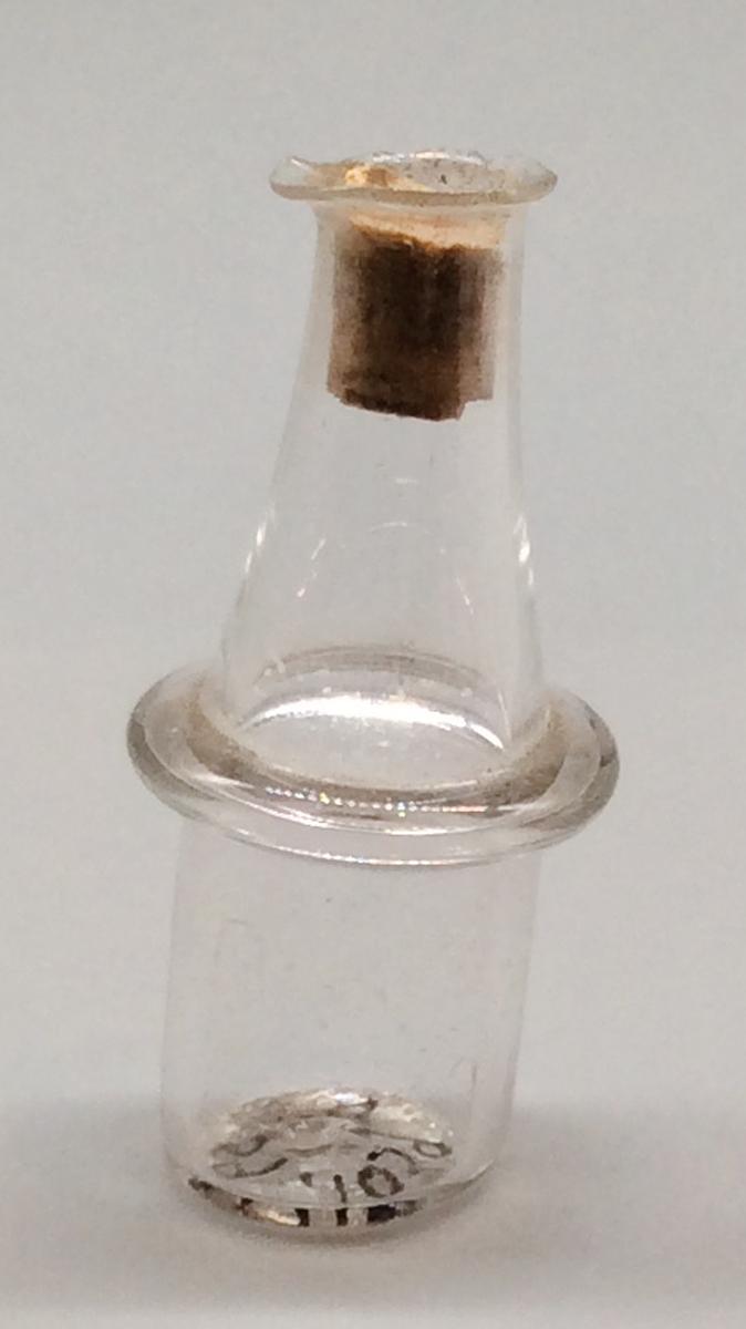1959.1039 D Bottle, view 1